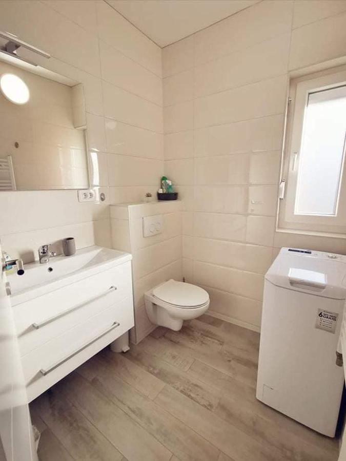 Apartmani Marco,Lukas,Patrick,David,Blizu Centra I Mora Sa Free Privatnim Parkingom Pula Ngoại thất bức ảnh