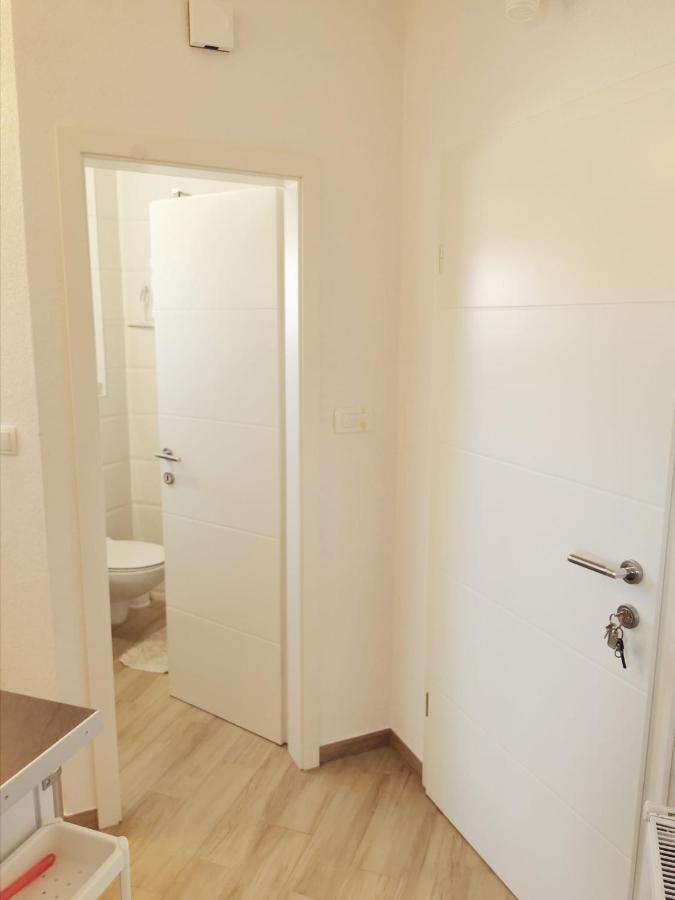 Apartmani Marco,Lukas,Patrick,David,Blizu Centra I Mora Sa Free Privatnim Parkingom Pula Ngoại thất bức ảnh