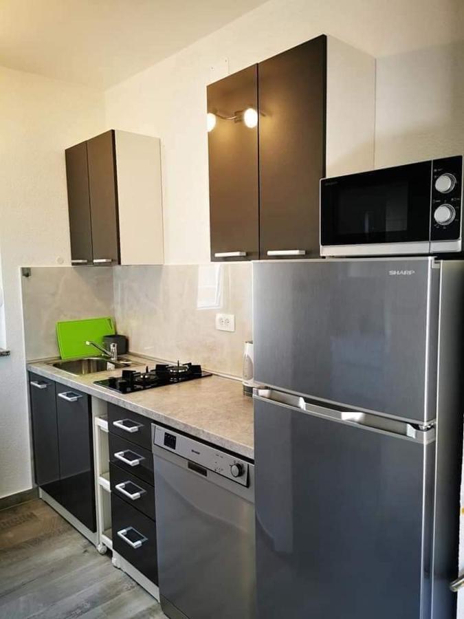 Apartmani Marco,Lukas,Patrick,David,Blizu Centra I Mora Sa Free Privatnim Parkingom Pula Ngoại thất bức ảnh