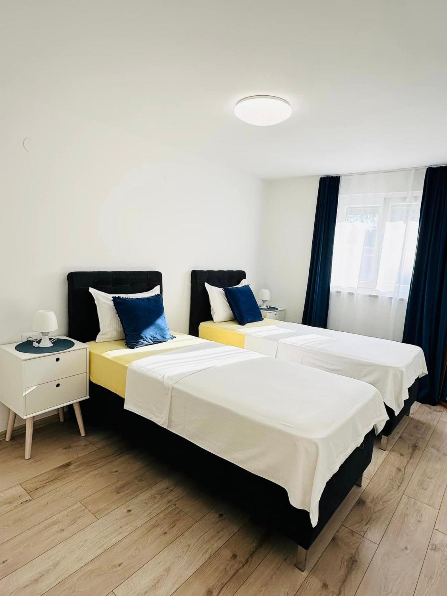 Apartmani Marco,Lukas,Patrick,David,Blizu Centra I Mora Sa Free Privatnim Parkingom Pula Ngoại thất bức ảnh