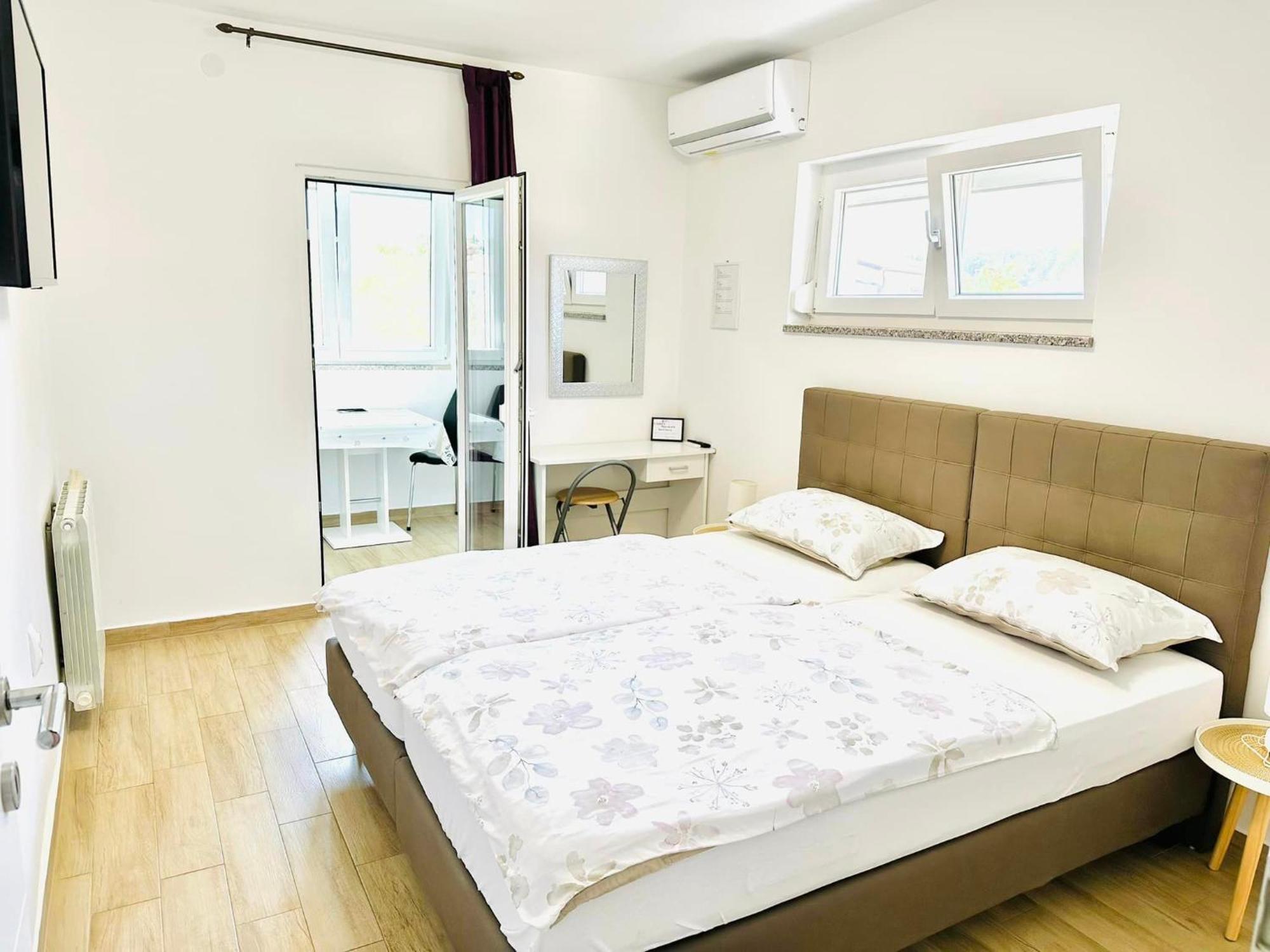 Apartmani Marco,Lukas,Patrick,David,Blizu Centra I Mora Sa Free Privatnim Parkingom Pula Ngoại thất bức ảnh